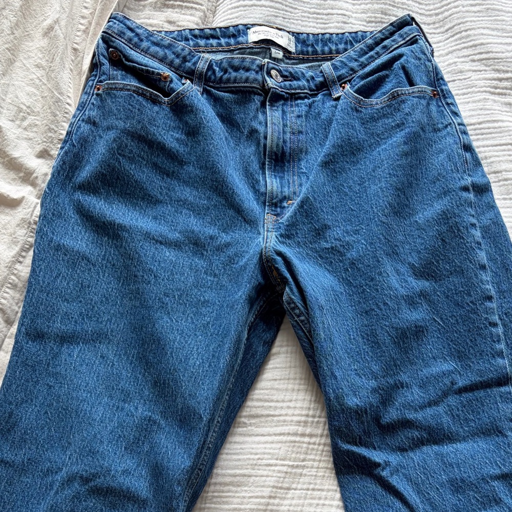 Abercrombie & Fitch Women's High-Rise Jeans in Blue Denim